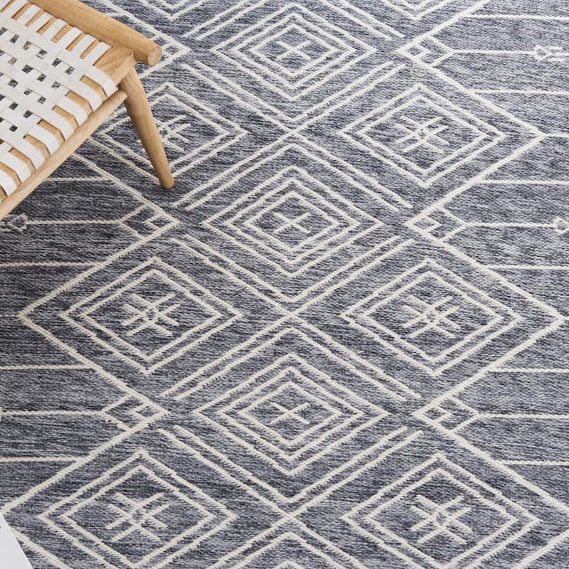 SAFAVIEH Kilim Trina Moroccan Diamond Rug