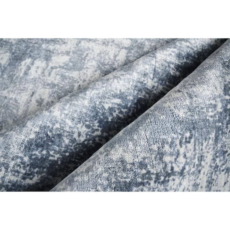 EXQUISITE RUGS Antolini Hand-loomed Bamboo Silk Blue/Ivory/Grey Area Rug.