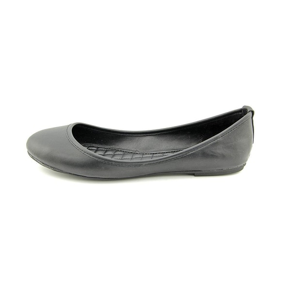 mia black flats