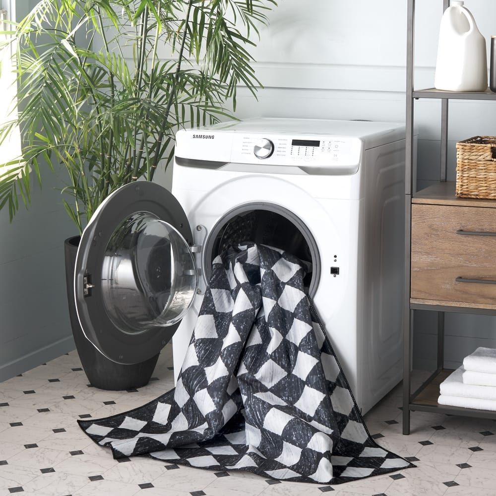 SAFAVIEH Santa Rozalinta Clara Machine Washable Slip Resistant Rug