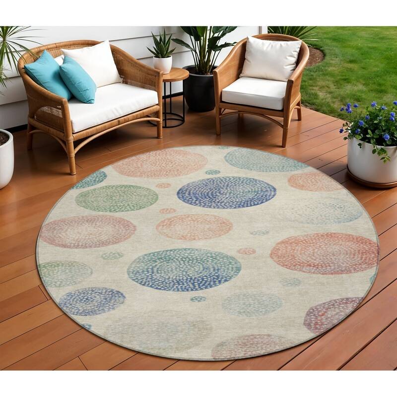 HomeRoots Geometric Transitional Rectangle Outdoor Rug - 8' Round