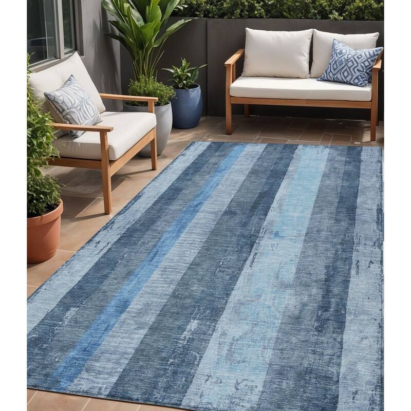 HomeRoots Striped Transitional Rectangle Outdoor Rug - 5' X 8'