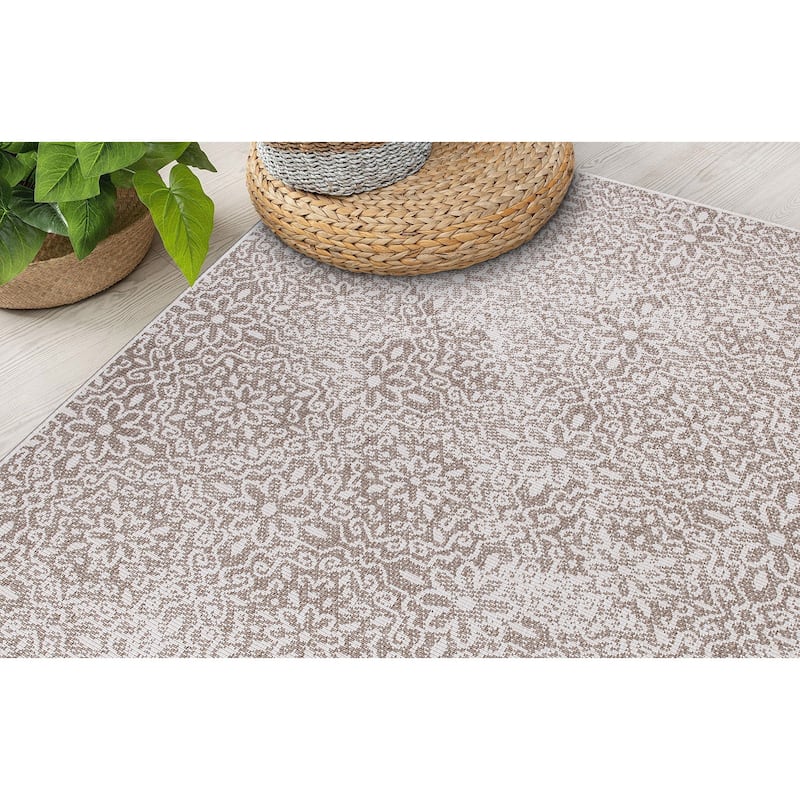 World Rug Gallery Contemporary Flowers Indoor/Outdoor Area Rug