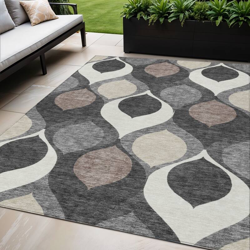 HomeRoots Ogee Transitional Rectangle Outdoor Rug - 5' X 8'