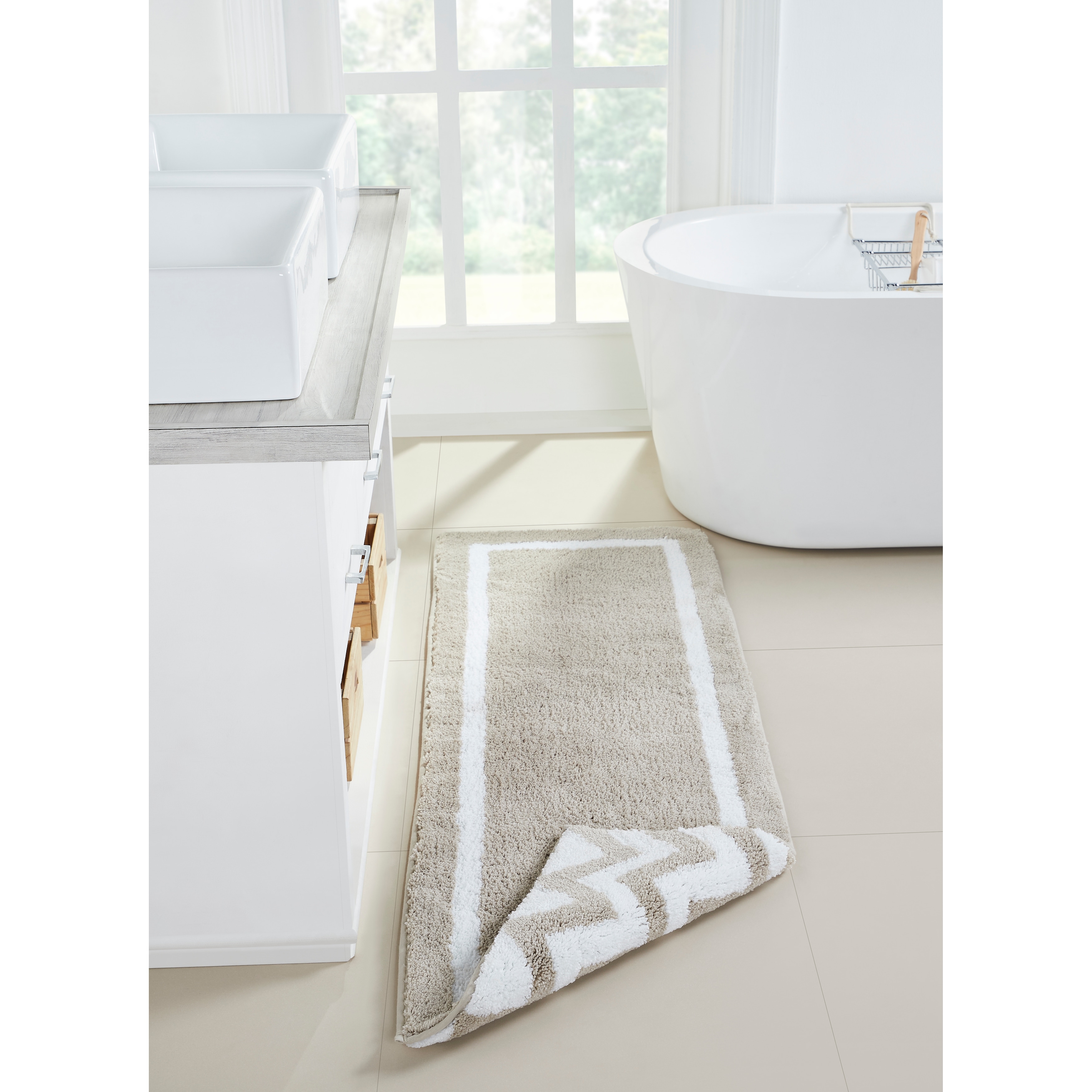 https://ak1.ostkcdn.com/images/products/is/images/direct/ee5c6a76b82f3b40dcfe47f69c0f2e68adb836d7/Better-Trends-Pegasus-Tufted-Reversible-Bath-Mat-Rug-100%25-Polyester.jpg