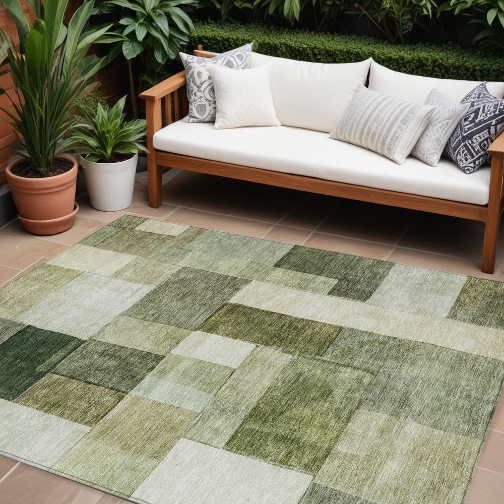 HomeRoots Geometric Transitional Rectangle Outdoor Rug