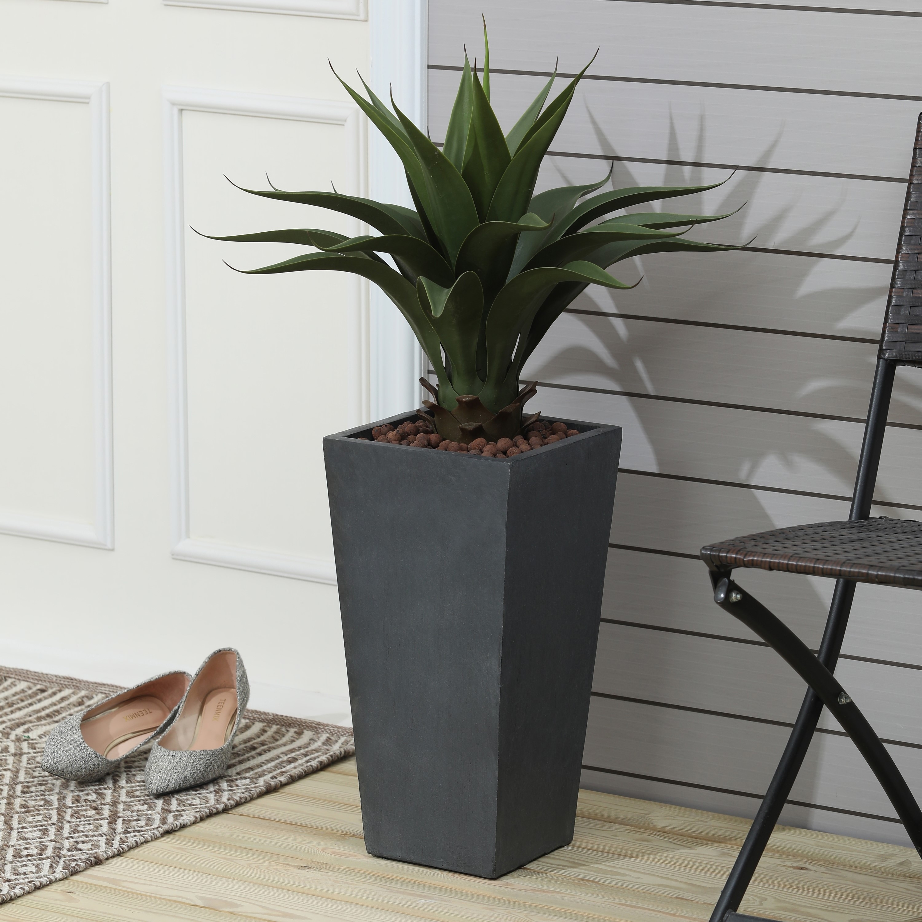 Outdoor planter best sale
