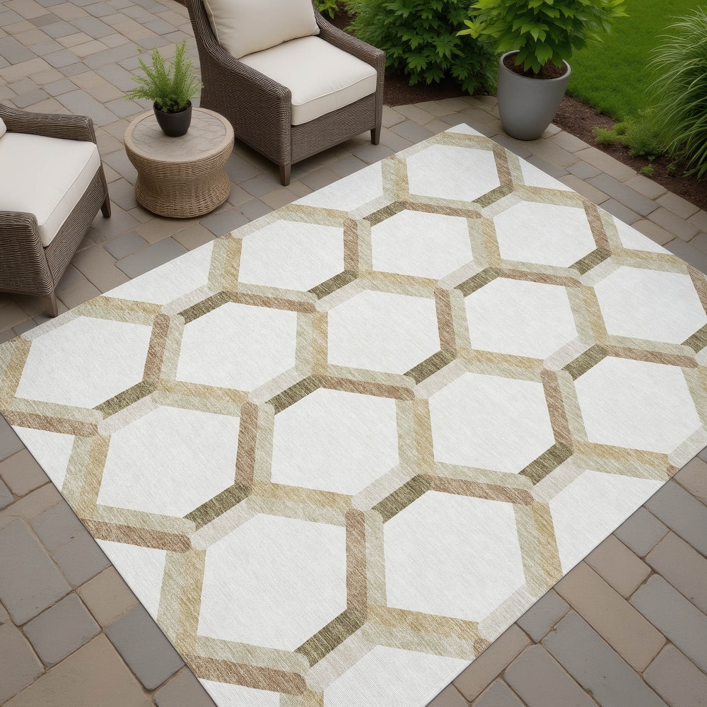 Machine Washable Indoor/ Outdoor Modern Trellis Chantille Rug