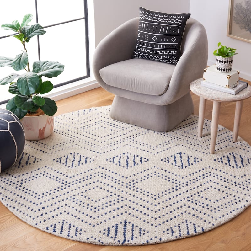 SAFAVIEH Handmade Natura Oriane Geometric Wool Rug - 6' Round - Ivory/Blue