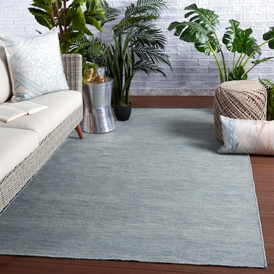 Kaden Indoor/ Outdoor Solid Area Rug