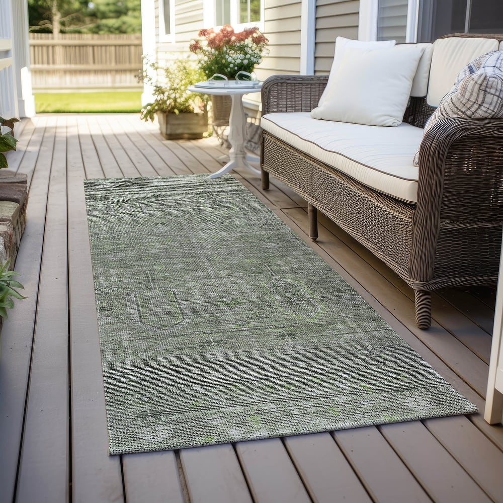 Machine Washable Indoor/ Outdoor Chantille Distressed Traditional Rug