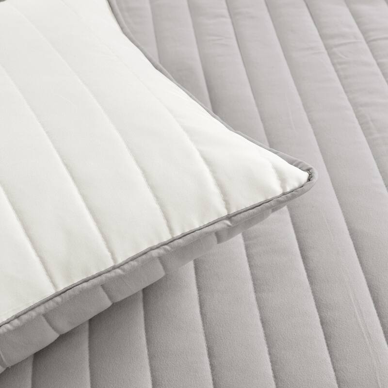 Lush Decor Soft Stripe All Season Quilt/Coverlet Set