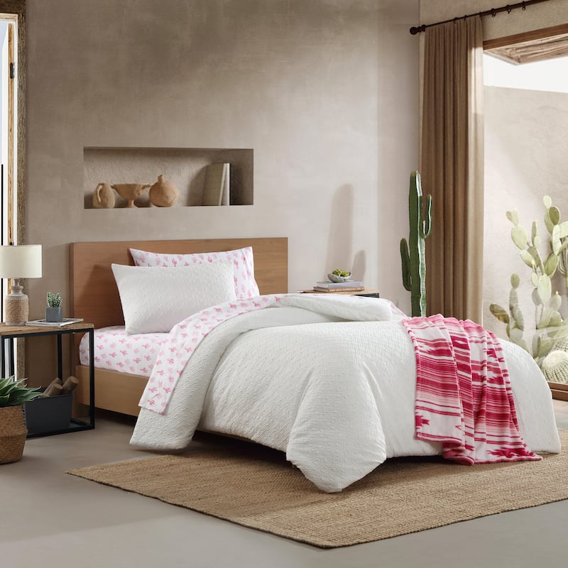 Wrangler Sedona Geometric White Comforter Bonus Set