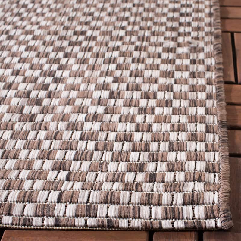 SAFAVIEH Courtyard Judi Indoor/ Outdoor Patio Backyard Rug