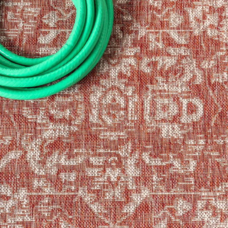 JONATHAN Y Medallion Textured Weave Indoor/Outdoor Area Rug - 2 X 8 - Red/Taupe