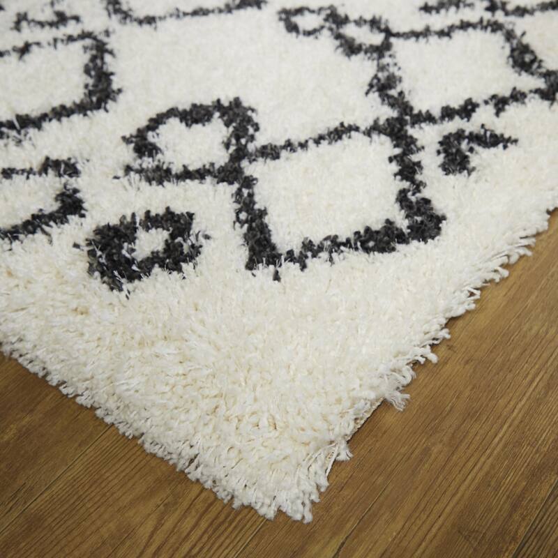 Hollis Moroccan Trellis Shag Area Rug