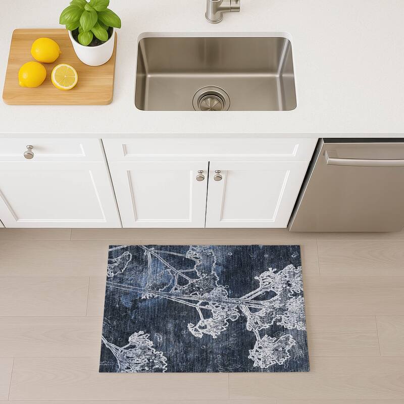 Machine Washable Indoor/ Outdoor Modern Floral Chantille Rug