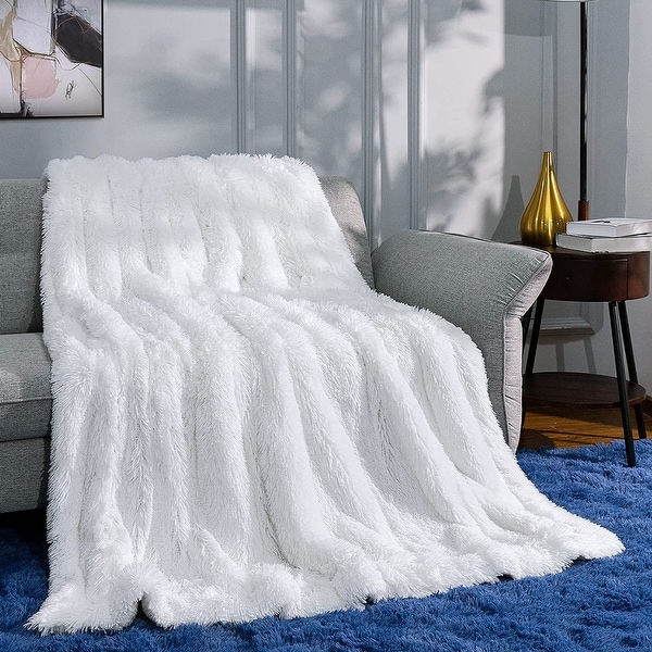 White Faux Fur Throw Blanke Cozy Blankets for Couch Bed and On
