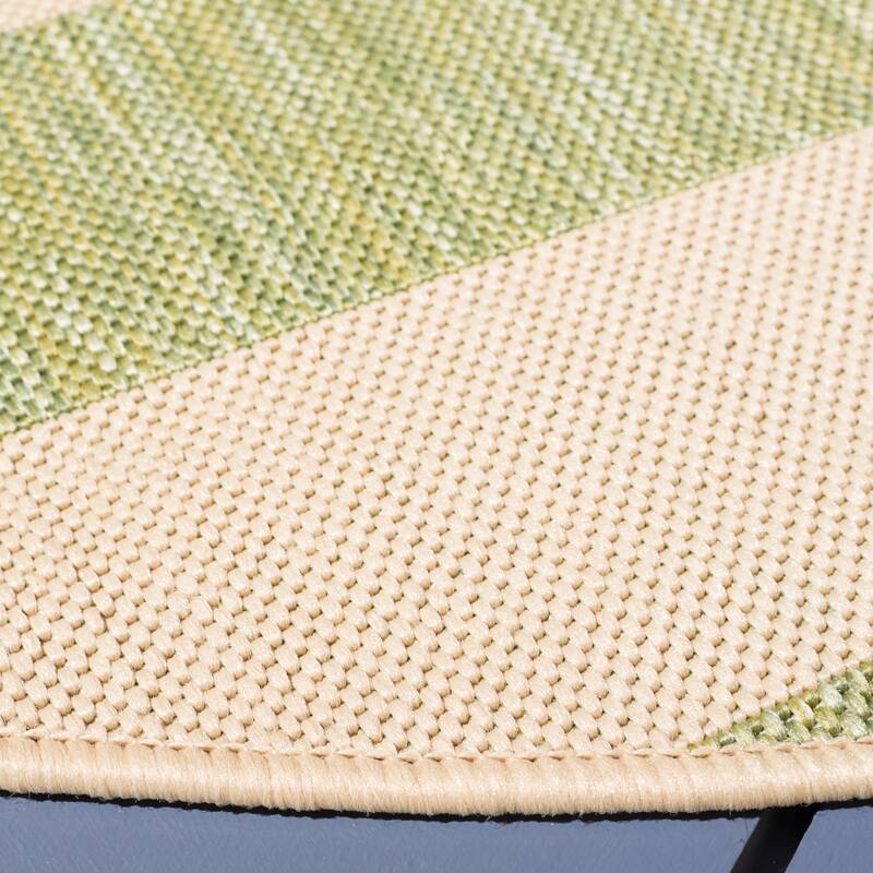 SAFAVIEH Courtyard Maysa Indoor/ Outdoor Waterproof Backyard Patio Rug