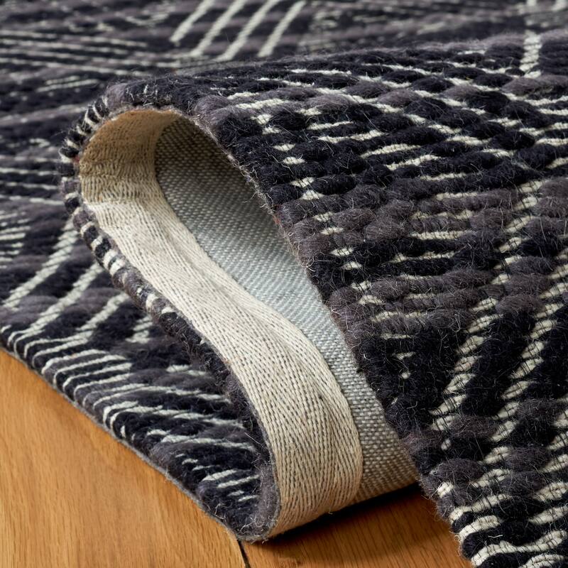 SAFAVIEH Handmade Marbella Beka Wool Rug