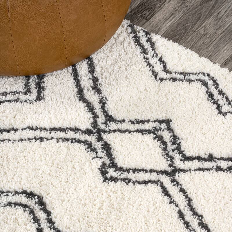 JONATHAN Y Alaro Moroccan Style Diamond Shag Area Rug