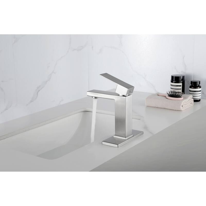 Single Handle Bathroom Sink Faucet with Pop-Up Drain (with Overflow)