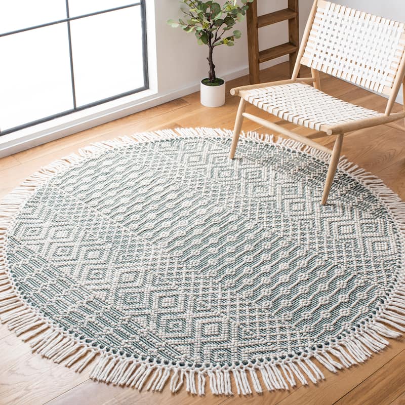 SAFAVIEH Handmade Natura Estel Wool Fringe Rug - 6' Round - Green
