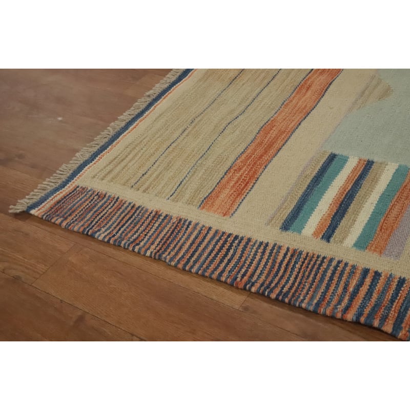 Hand Woven Southwestern Wool Multi-Colored Geometric Area Rug - 5' 9'' X 4' 2''