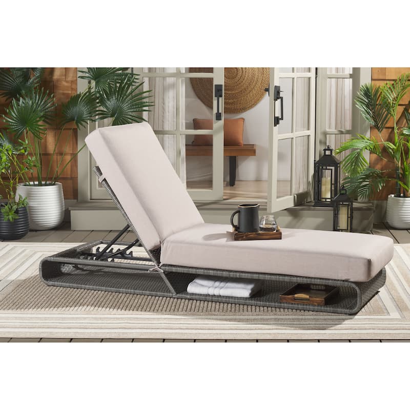 SAFAVIEH Outdoor Vale Chaise Lounge Chair with Cushion - 24"W x 78"D x 31"H