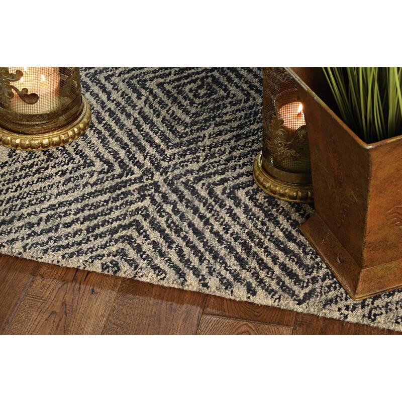 Carson Carrington Rodan Hand-Tufted Geometric Diamond Rug