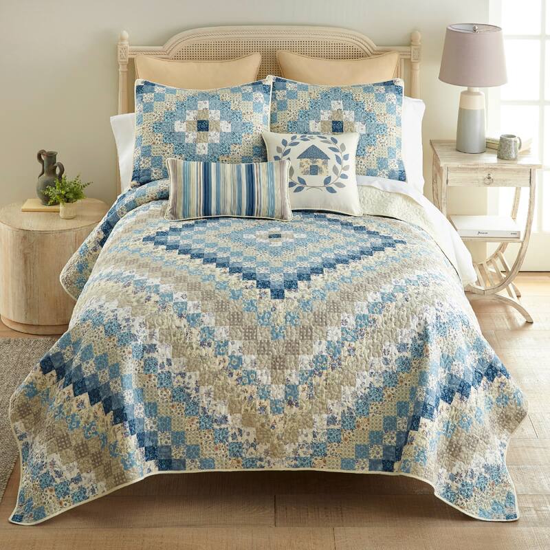 Donna Sharp Blue Diamond Polyester Quilt Collection