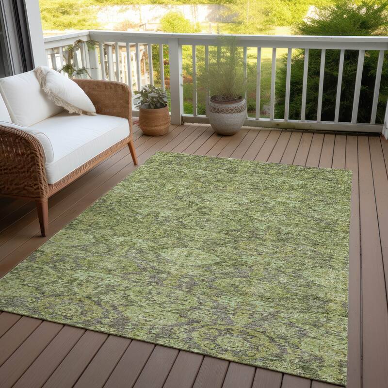 Machine Washable Indoor/ Outdoor Traditional Damask Chantille Rug