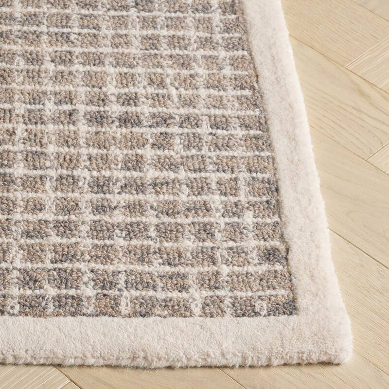SAFAVIEH Handmade Pine Gennarina Modern Wool Rug