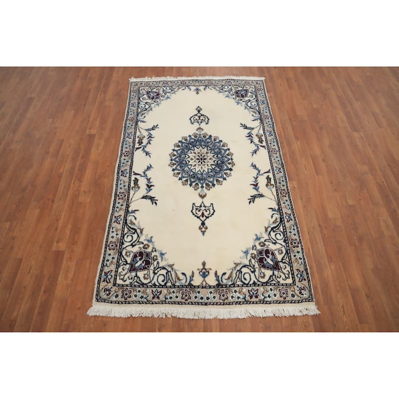 Hand Knotted Oriental 100% Wool Carpet Traditional Medallion Beige & Ivories Nain Area Rug - 6' 8'' X 3' 11''