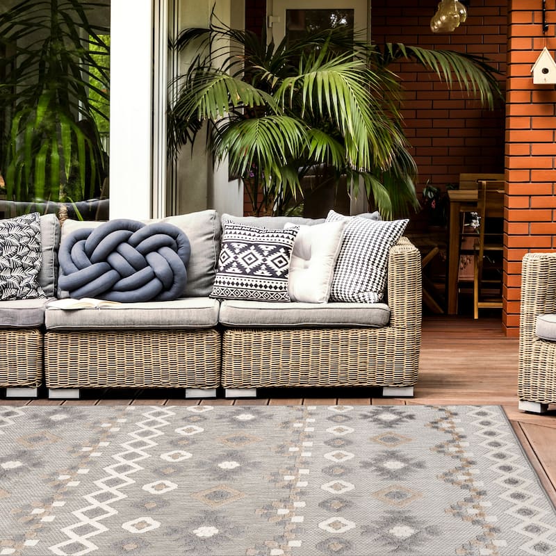 World Rug Gallery Southwestern Geometric Indoor/Outdoor Area Rug