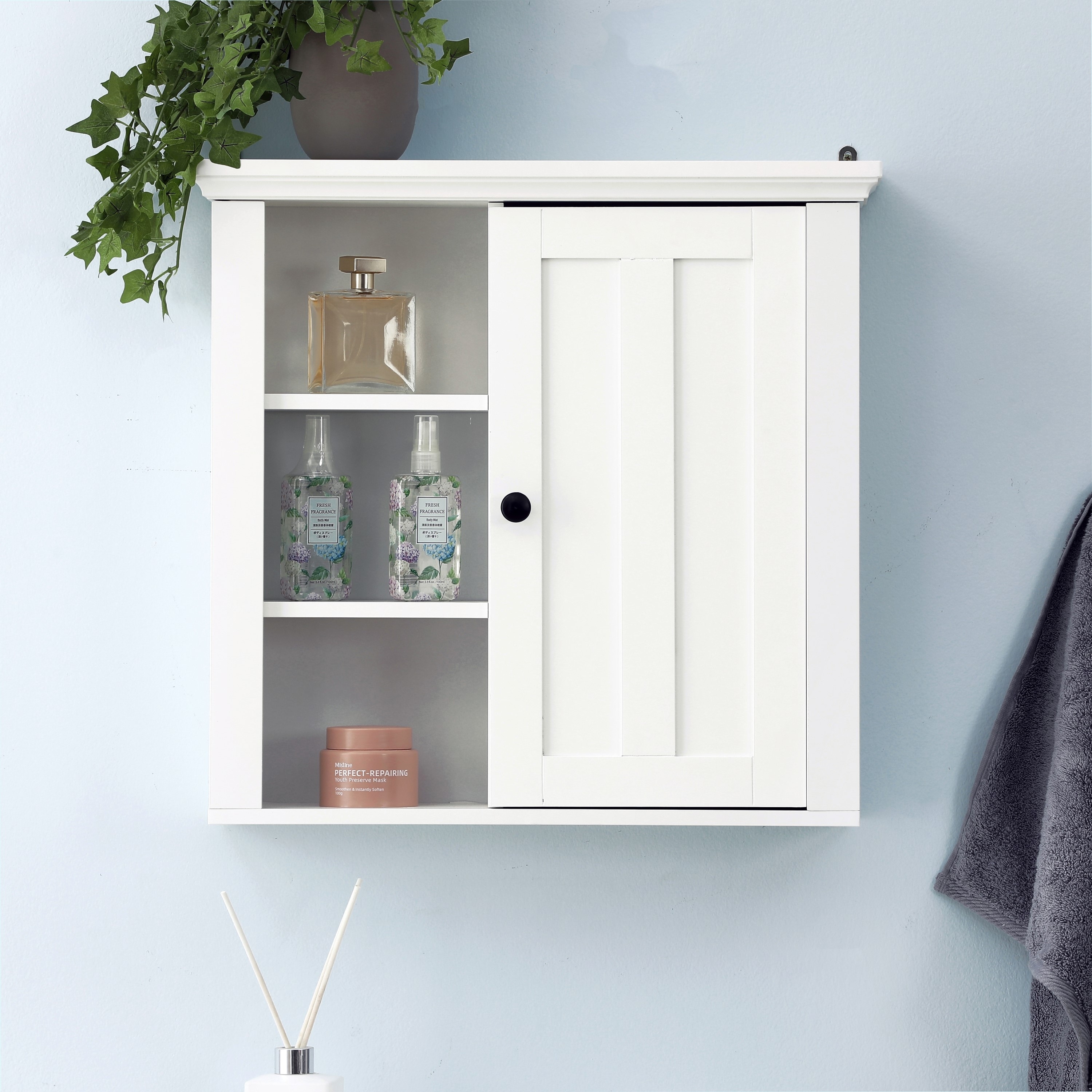 https://ak1.ostkcdn.com/images/products/is/images/direct/eedc70596960c2746bb205ba27aa04af2fbbb640/White-MDF-Wood-Bathroom-1-Door-Wall-Storage-Cabinet.jpg