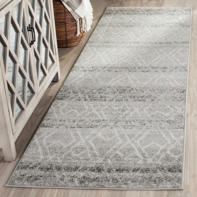 SAFAVIEH Adirondack Alessia Vintage Boho Rug - 2'6" x 6' Runner - Silver/Ivory