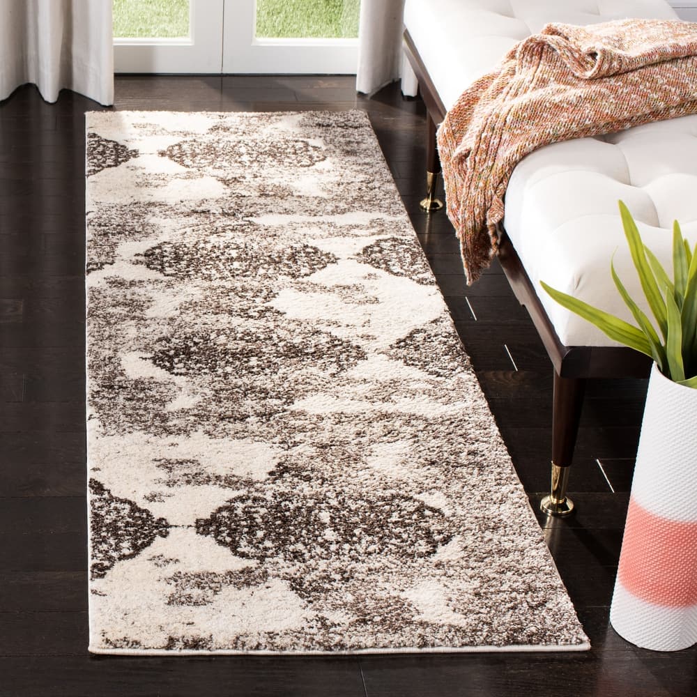 SAFAVIEH Retro Charlottie Distressed Modern Abstract Rug