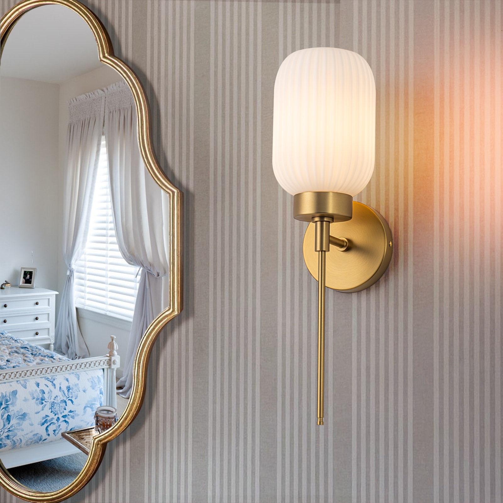 1-Light Brass Wall Sconce with Ribbed Glass Shape