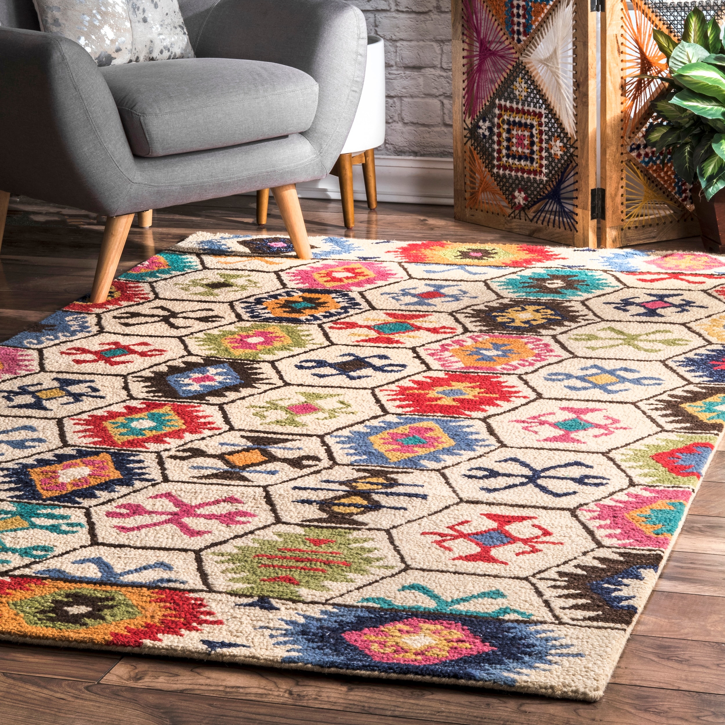 https://ak1.ostkcdn.com/images/products/is/images/direct/eefe718eae357f19d1c94e45ba2958678fcf0659/nuLOOM-Handmade-Southwestern-Abstract-Honeycomb-Area-Rug.jpg