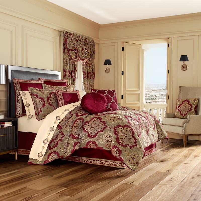 J. Queen New York Maribella Comforter Set