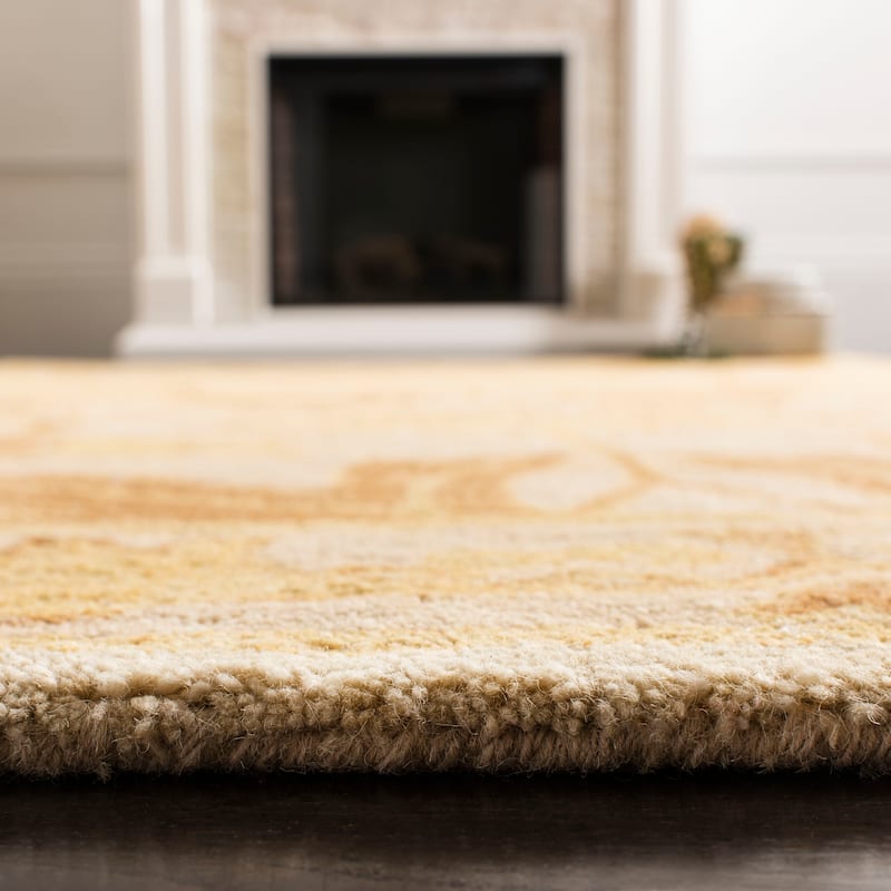 SAFAVIEH Handmade Anatolia Sevinj Traditional Oriental Wool Rug