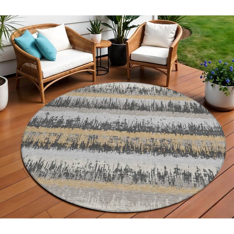 HomeRoots Striped Transitional Rectangle Outdoor Rug - 8' Round