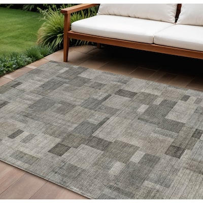 HomeRoots Geometric Transitional Rectangle Outdoor Rug