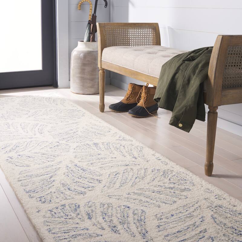 Martha Stewart by SAFAVIEH Handmade Samuela Wool Rug
