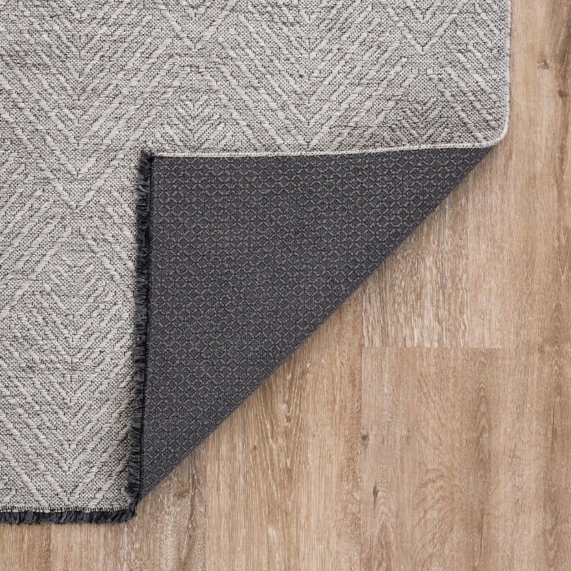 Alameda Solid Color Chevron Machine Washable Indoor Area Rug
