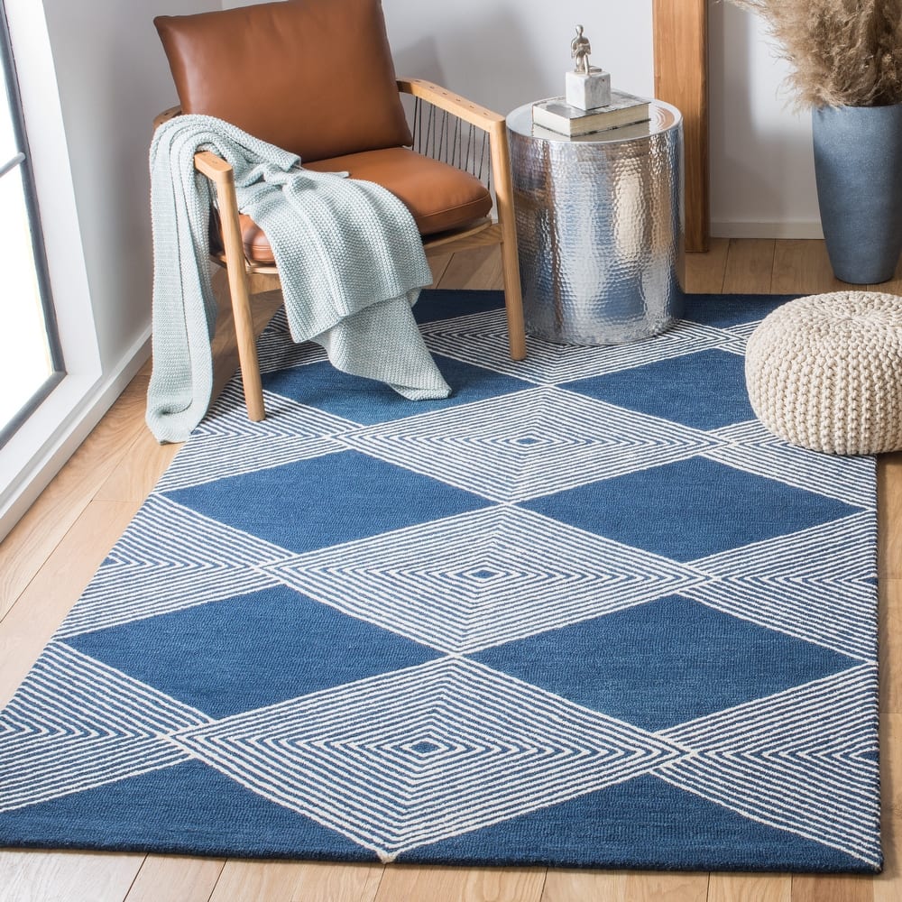 SAFAVIEH Handmade Micro-Loop Samin Wool Rug
