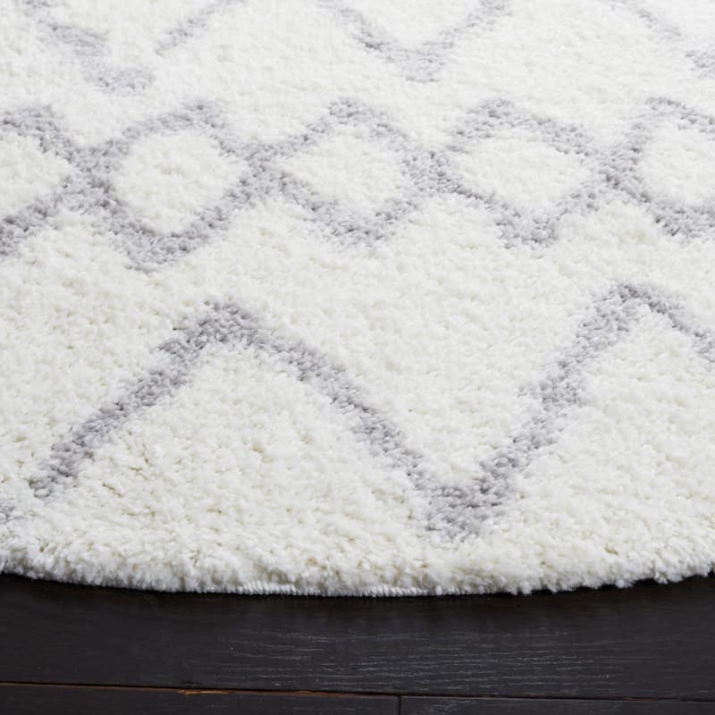 SAFAVIEH Berber Shag Ilmie Light Grey/Cream Rug
