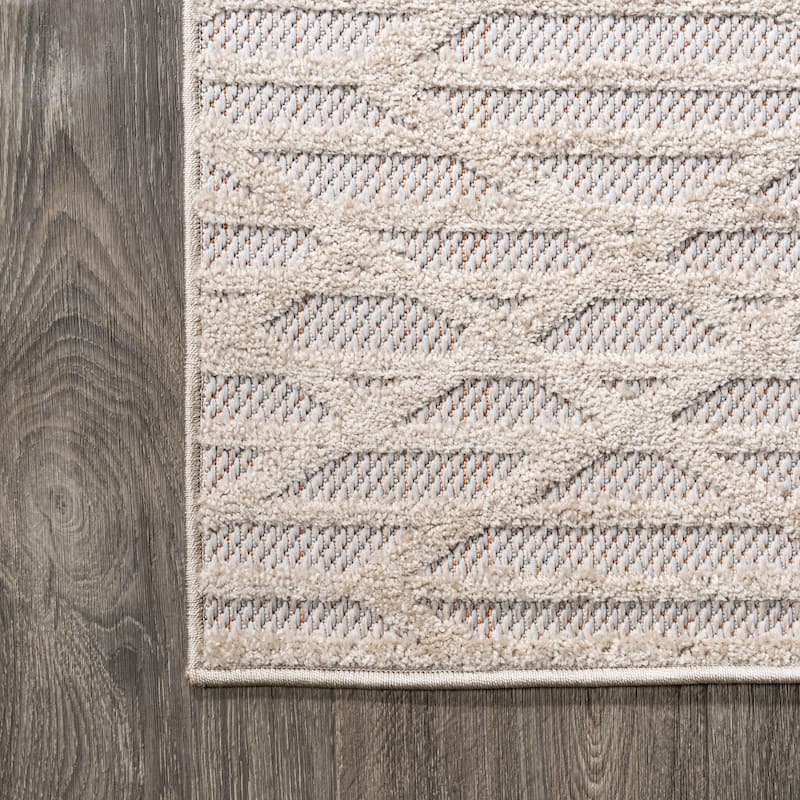 JONATHAN Y Jazz High-Low Pile Moroccan Diamond Modern Indoor/Outdoor Area Rug
