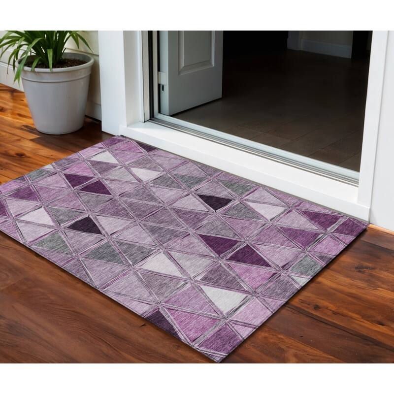 HomeRoots Geometric Transitional Rectangle Outdoor Rug - 3' x 5'